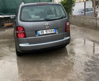 Najem Volkswagen Touran. Avto tipa Udobje, Enoprostorec za najem v v Albaniji ✓ Depozit 100 EUR ✓ Možnosti zavarovanja: TPL, CDW, FDW, V tujini.