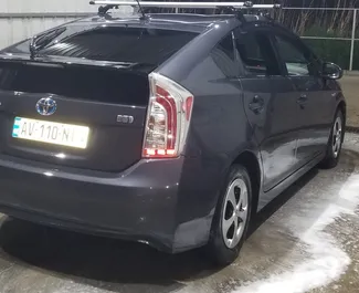 Motor Híbrido de 1,8L de Toyota Prius 2014 para alquilar en en Kutaisi.