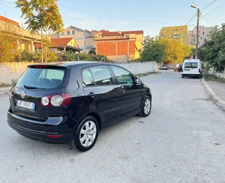 Aluguel de carro Volkswagen Golf Plus 2006 na Albânia, com ✓ combustível Gasóleo e 165 cavalos de potência ➤ A partir de 33 EUR por dia.