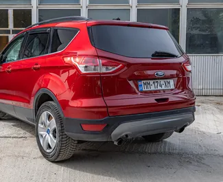 トビリシにて、グルジアにてでのFord Escape #9878 自動カーレンタル、2.0Lエンジン搭載 ➤ ジュリアから。