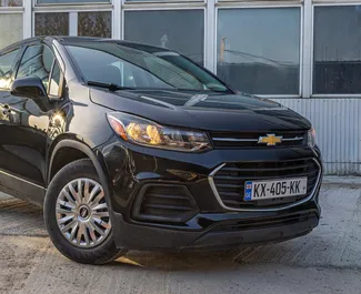 Frontvisning av en leiebil Chevrolet Trax i Tbilisi, Georgia ✓ Bil #9879. ✓ Automatisk TM ✓ 1 anmeldelser.