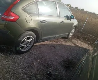 租车 Citroen C4 #10005 Manual 在 地拉那机场，配备 1.6L 发动机 ➤ 来自 贝吉 在阿尔巴尼亚。