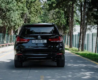 Pronájem BMW X5. Auto typu Prémiová, Crossover k pronájmu v Gruzii ✓ Bez zálohy ✓ Možnosti pojištění: TPL, FDW, Krádež.