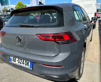 Najem avtomobila Volkswagen Golf 8 2023 v v Albaniji, z značilnostmi ✓ gorivo Bencin in 115 konjskih moči ➤ Od 40 EUR na dan.