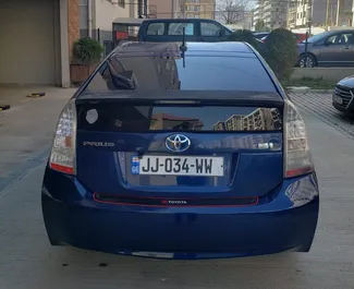 Toyota Prius 2011 galimas nuomai Tbilisyje, su neribotas kilometrų apribojimu.