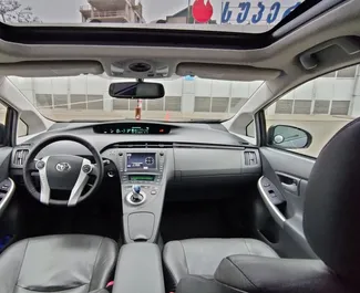 Toyota Prius 2010 的 Hybrid 1.8L 发动机，在 在第比利斯 出租。