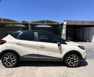 アルバニアにてでのRenault Captur 2017カーレンタル、特徴は✓ディーゼル燃料と85馬力 ➤ 1日あたり30 EURからスタート。