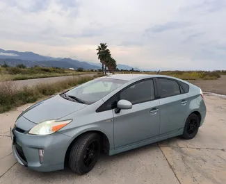 Ενοικίαση αυτοκινήτου Toyota Prius #9969 με κιβώτιο ταχυτήτων Αυτόματο στο Μπατούμι, εξοπλισμένο με κινητήρα 1,5L ➤ Από Zhenya στη Γεωργία.