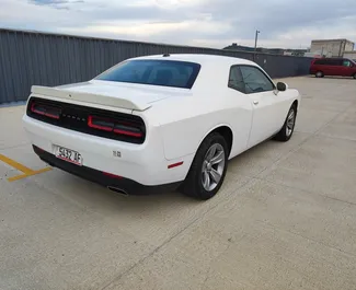 Dodge Challenger 2020 location de voiture en Géorgie, avec ✓ Essence carburant et 305 chevaux ➤ À partir de 150 GEL par jour.