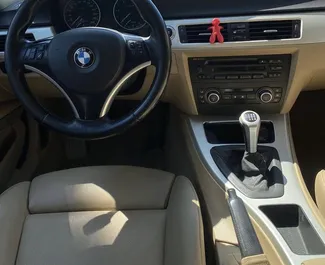 تأجير سيارة BMW 320d 2009 في في ألبانيا، تتميز بـ ✓ وقود الديزل وقوة 139 حصان ➤ بدءًا من 25 EUR يوميًا.