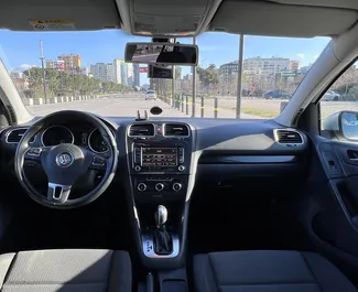 Volkswagen Golf 6 location. Économique, Confort Voiture à louer en Albanie ✓ Sans dépôt ✓ RC, ATR, Frontière options d'assurance.