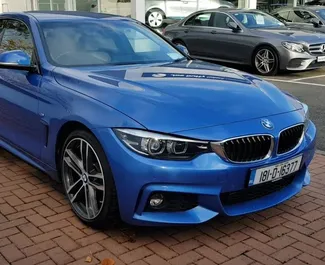 Vista frontal de un BMW 420 M SPORT de alquiler en Belgrado, Serbia ✓ Coche n.º 10288. ✓ Automático TM ✓ 0 opiniones.