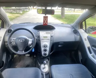 Toyota Yaris 2009 için kiralık Benzin 1,3L motor, Budva'da.