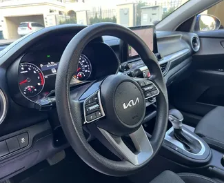 Kia Forte 2022 su Priekinė pavara sistema, prieinamas Dubajuje.