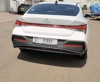 Autóbérlés Hyundai Elantra #10056 Automatikus Dubaiban, 2,0L motorral felszerelve ➤ Mohammad-től az Egyesült Arab Emírségekben.