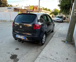 SEAT Altea location. Économique, Confort, Monospace Voiture à louer en Albanie ✓ Dépôt de 100 EUR ✓ RC, CDW, ATR options d'assurance.