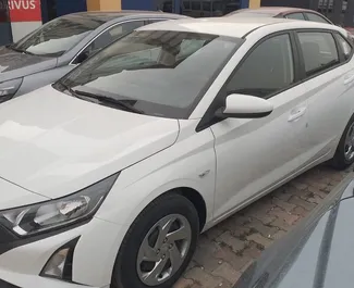 Priekinė automobilio, kurį nuomojate Hyundai i20 Antalijoje, Turkija vaizdas ✓ Automobilis #9971. ✓ Pavarų dėžė Automatinis TM ✓ Atsiliepimai 1.