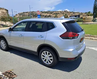 Nissan X-Trail bérlése. Kényelmes, Crossover típusú autó bérlése Cipruson ✓ Letét 500 EUR ✓ Biztosítási opciók: TPL, CDW.