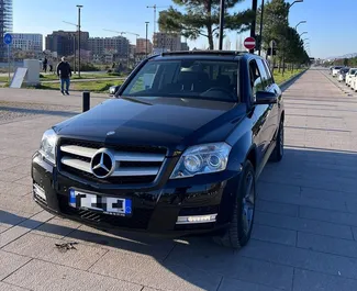 Přední pohled na pronájem Mercedes-Benz GLK v Tiraně, Albánie ✓ Auto č. 9978. ✓ Převodovka Automatické TM ✓ Recenze 0.