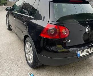 Volkswagen Golf 5 bérlése. Gazdaságos, Kényelmes típusú autó bérlése Albániában ✓ Letét 100 EUR ✓ Biztosítási opciók: TPL, CDW, FDW.