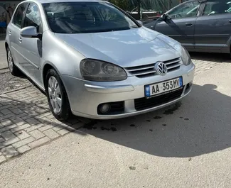 Auton vuokraus Volkswagen Golf 5 #10039 Automaattinen Tiranan lentoasemalla, varustettuna 1,9L moottorilla ➤ Armandltä Albaniassa.