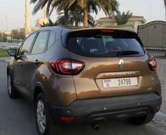 Bilutleie av Renault Captur 2020 i i De Forente Arabiske Emirater, inkluderer ✓ Bensin drivstoff og 140 hestekrefter ➤ Starter fra 115 AED per dag.