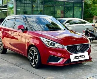 Frontvisning av en leiebil MG 3 på Phuket lufthavn, Thailand ✓ Bil #9938. ✓ Automatisk TM ✓ 0 anmeldelser.