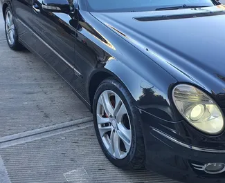 Alquiler de coches Mercedes-Benz E-Class 2010 en Albania, con ✓ combustible de Gasolina y 228 caballos de fuerza ➤ Desde 20 EUR por día.