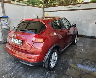 Alquiler de coches Nissan Juke 2013 en Bulgaria, con ✓ combustible de Gasolina y 120 caballos de fuerza ➤ Desde 40 EUR por día.