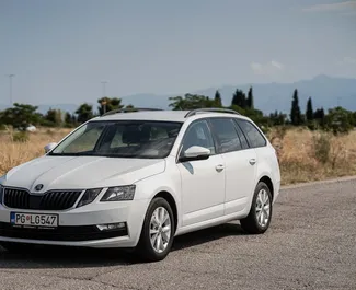 租赁 Skoda Octavia Combi 的正面视图，在波德戈里察, 黑山共和国 ✓ 汽车编号 #6701。✓ Automatic 变速箱 ✓ 2 评论。