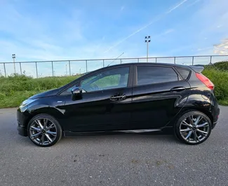 ミティレーネにて、ギリシャにてでのFord Fiesta #10482 マニュアルカーレンタル、1.6Lエンジン搭載 ➤ ザリクレイアから。