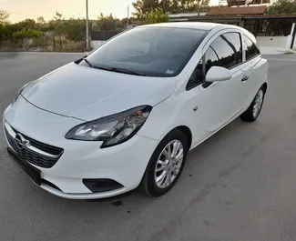 租赁 Opel Corsa 的正面视图，在米蒂利尼, 希腊 ✓ 汽车编号 #10483。✓ Manual 变速箱 ✓ 0 评论。