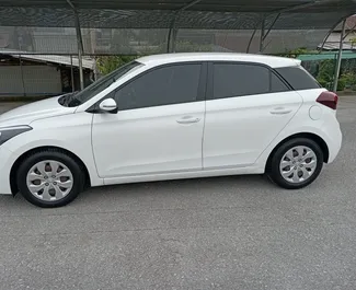 租车 Hyundai i20 #10487 Manual 在 在米蒂利尼，配备 1.2L 发动机 ➤ 来自 Xarikleia 在希腊。