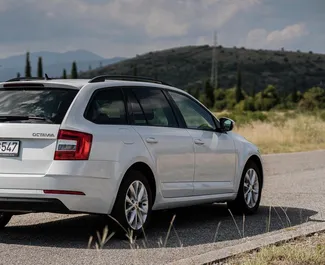 モンテネグロにてでのSkoda Octavia Combi 2019カーレンタル、特徴は✓ディーゼル燃料と85馬力 ➤ 1日あたり28 EURからスタート。