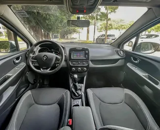 Ενοικίαση αυτοκινήτου Renault Clio 4 2018 στο Μαυροβούνιο, περιλαμβάνει ✓ καύσιμο Ντίζελ και 90 ίππους ➤ Από 27 EUR ανά ημέρα.