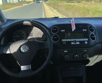 Alquiler de Volkswagen Golf Plus. Coche Economía, Confort, Monovolumen para alquilar en Albania ✓ Sin depósito ✓ opciones de seguro TPL.