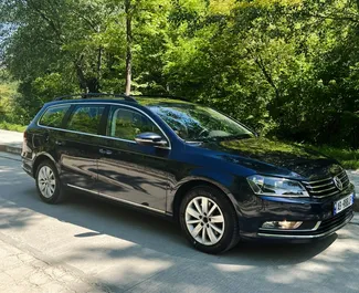 Volkswagen Passat Variantのレンタル。アルバニアにてでの快適さ, プレミアムカーレンタル ✓ 預金100 EUR ✓ TPLの保険オプション付き。