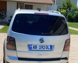 Bilutleie av Volkswagen Touran 2008 i i Albania, inkluderer ✓ Diesel drivstoff og 130 hestekrefter ➤ Starter fra 28 EUR per dag.