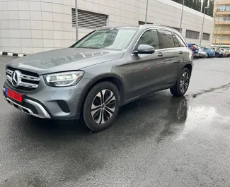 Vista frontal de un Mercedes-Benz GLC-Class de alquiler en Limassol, Chipre ✓ Coche n.º 10445. ✓ Automático TM ✓ 0 opiniones.