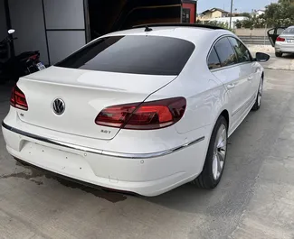 Najem avtomobila Volkswagen Passat-CC 2016 v v Albaniji, z značilnostmi ✓ gorivo Bencin in 220 konjskih moči ➤ Od 35 EUR na dan.