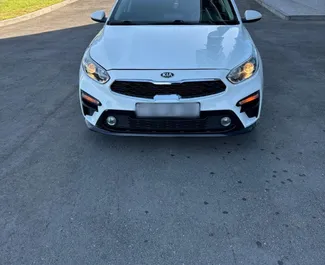 Frontvisning af en udlejnings Kia Forte i Jerevan, Armenien ✓ Bil #10462. ✓ Automatisk TM ✓ 0 anmeldelser.