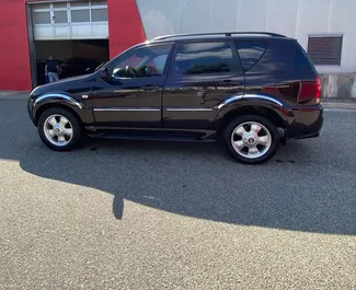 Najem avtomobila SsangYong Rexton 2006 v v Albaniji, z značilnostmi ✓ gorivo Dizel in 130 konjskih moči ➤ Od 25 EUR na dan.