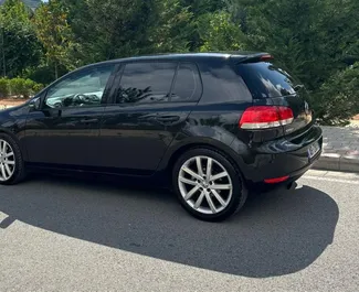 Autóbérlés Volkswagen Golf 6 #10426 Automatikus Tiranában, 1,6L motorral felszerelve ➤ Rei-től Albániában.