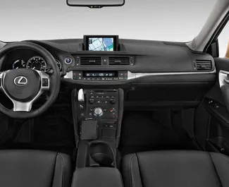 Lexus CT200H 2012 autóbérlés Grúziában, jellemzők ✓ Benzin üzemanyag és 99 lóerő ➤ Napi 113 GEL-tól kezdődően.