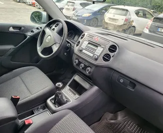 Volkswagen Tiguan 2010 location de voiture en Géorgie, avec ✓ Essence carburant et 170 chevaux ➤ À partir de 68 GEL par jour.