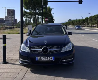 Vuokra-auton etunäkymä Mercedes-Benz C-Class Tiranassa, Albania ✓ Auto #10549. ✓ Vaihteisto Automaattinen TM ✓ Arvostelut 0.