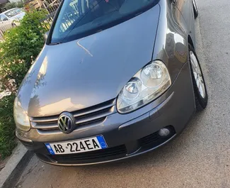 Μπροστινή όψη ενοικιαζόμενου Volkswagen Golf 5 στο Δυρράχιο, Αλβανία ✓ Αριθμός αυτοκινήτου #8610. ✓ Κιβώτιο ταχυτήτων Αυτόματο TM ✓ 0 κριτικές.