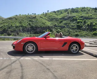 Porsche Boxster 2006 autóbérlés Grúziában, jellemzők ✓ Benzin üzemanyag és 245 lóerő ➤ Napi 340 GEL-tól kezdődően.