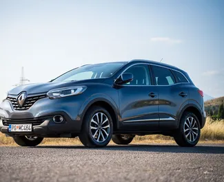 Najem avtomobila Renault Kadjar 2018 v v Črni gori, z značilnostmi ✓ gorivo Bencin in 96 konjskih moči ➤ Od 30 EUR na dan.