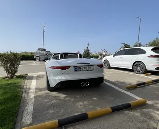 Jaguar F-Type 2015 avec Voiture à propulsion arrière système, disponible à Tbilissi.